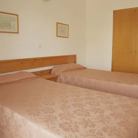 Ar Lotus Apts. Hotel